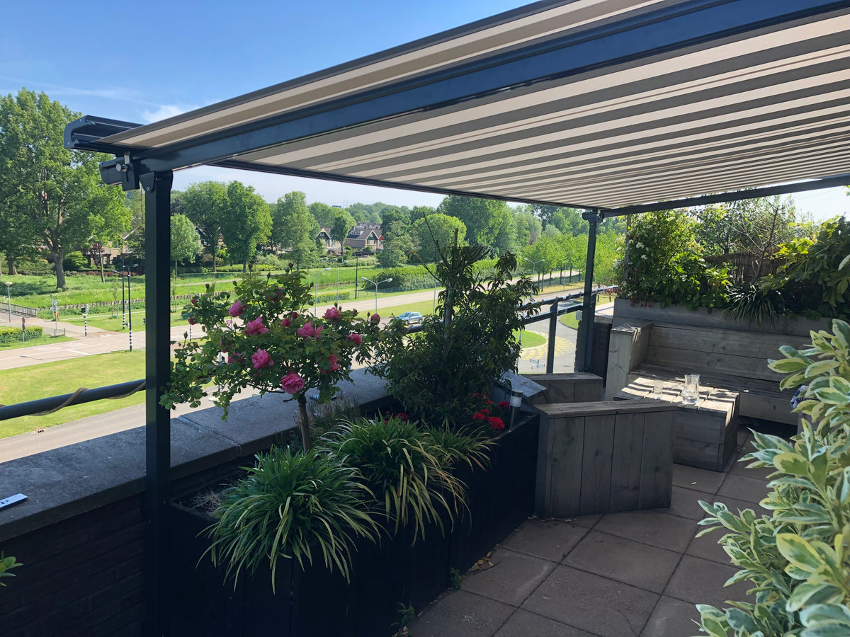 Pergolino zonwering op balkon